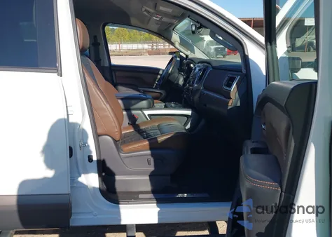 2019 Nissan Titan Xd Platinum Reserve Diesel z USA, uszkodzony, nr VIN 1N6BA1F49KN519508